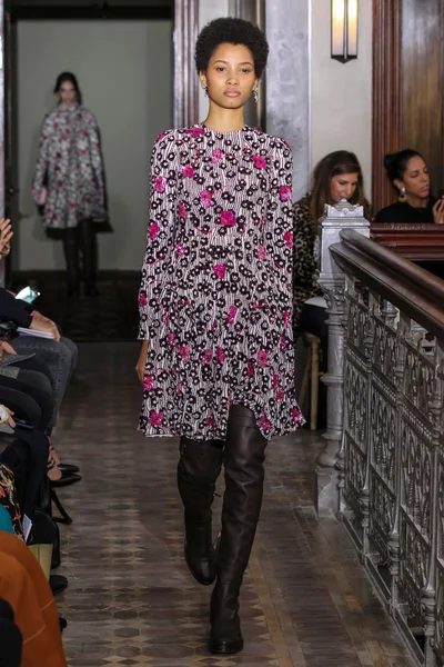 Look 15